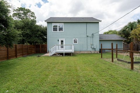 Tiny photo for 8601 Putnam DR, Austin, TX 78757 (MLS # 1834148)