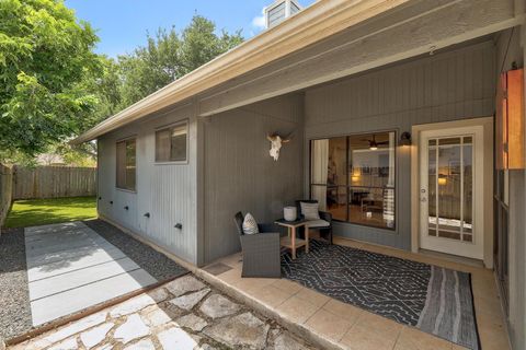 Tiny photo for 2205 Waterway BND, Austin, TX 78728 (MLS # 9128377)