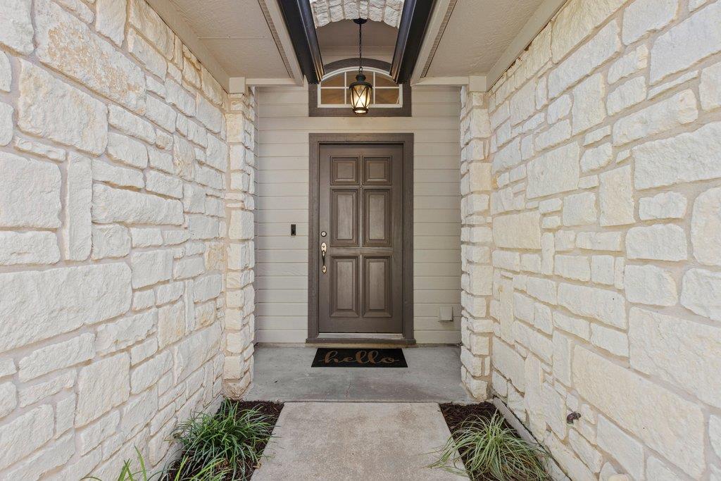 802 Mountain Ridge DR