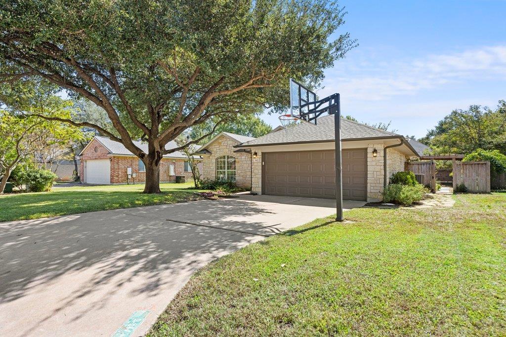 802 Mountain Ridge DR