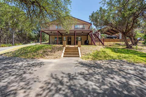 Photo of 1105 Edgewater DR, Spicewood, TX 78669 (MLS # 6630807)