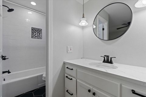 Tiny photo for 3400 Laguna DR, Austin, TX 78741 (MLS # 7516706)