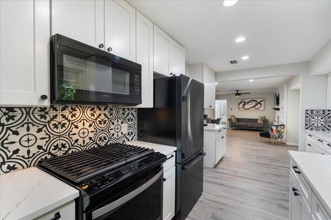 Tiny photo for 3400 Laguna DR, Austin, TX 78741 (MLS # 7516706)