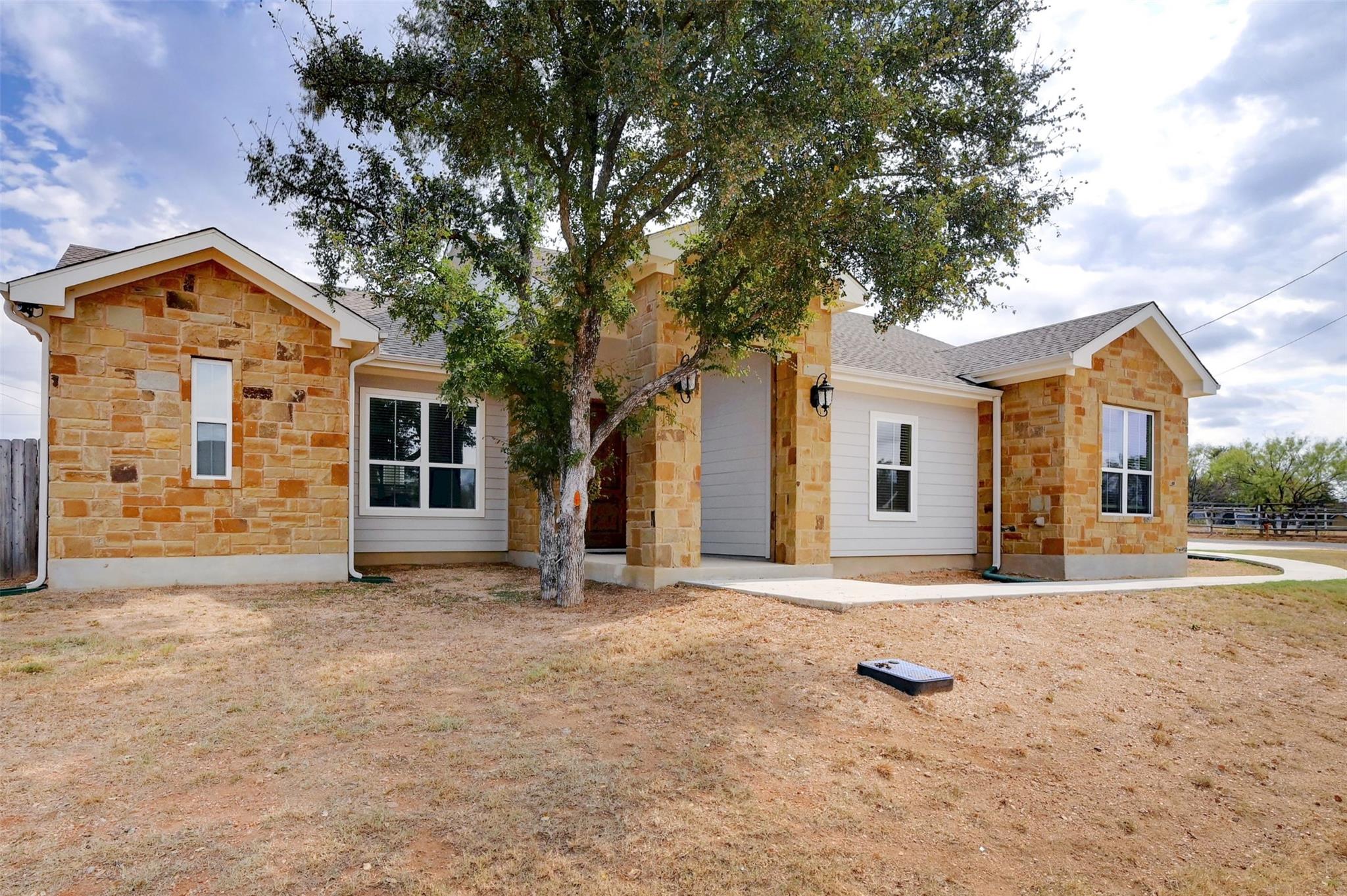 1512 Stonecrest DR