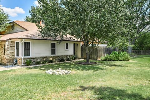 Photo of 11721 Norwegian Wood DR, Austin, TX 78758 (MLS # 1485800)