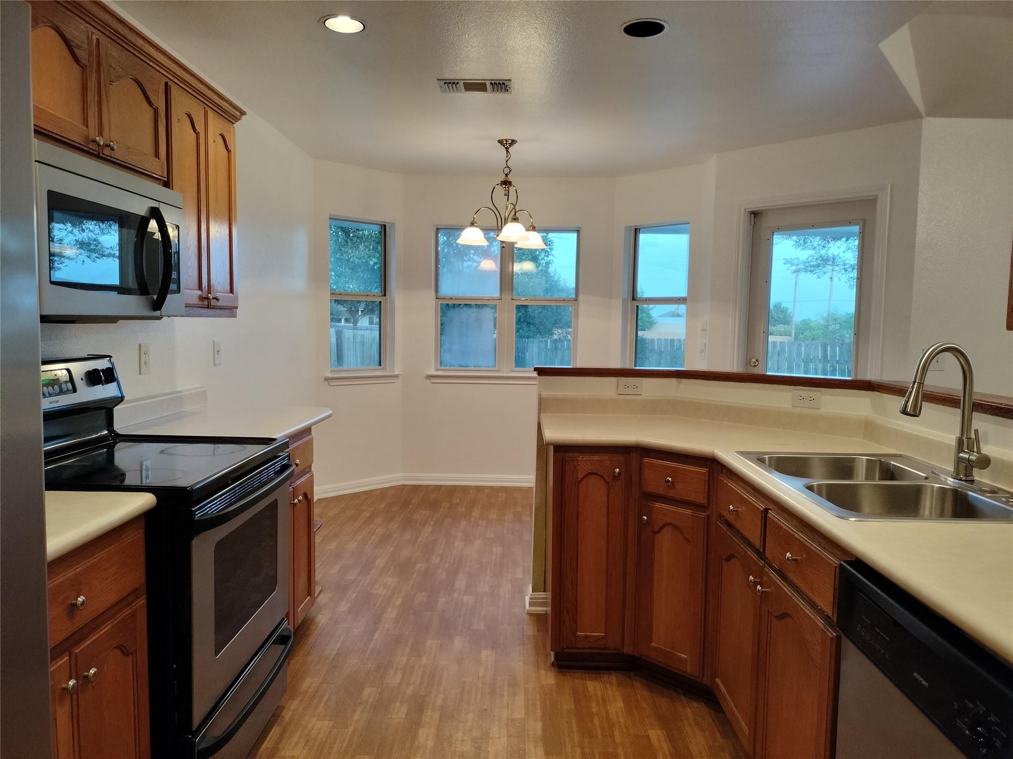 1111 Blazewood DR