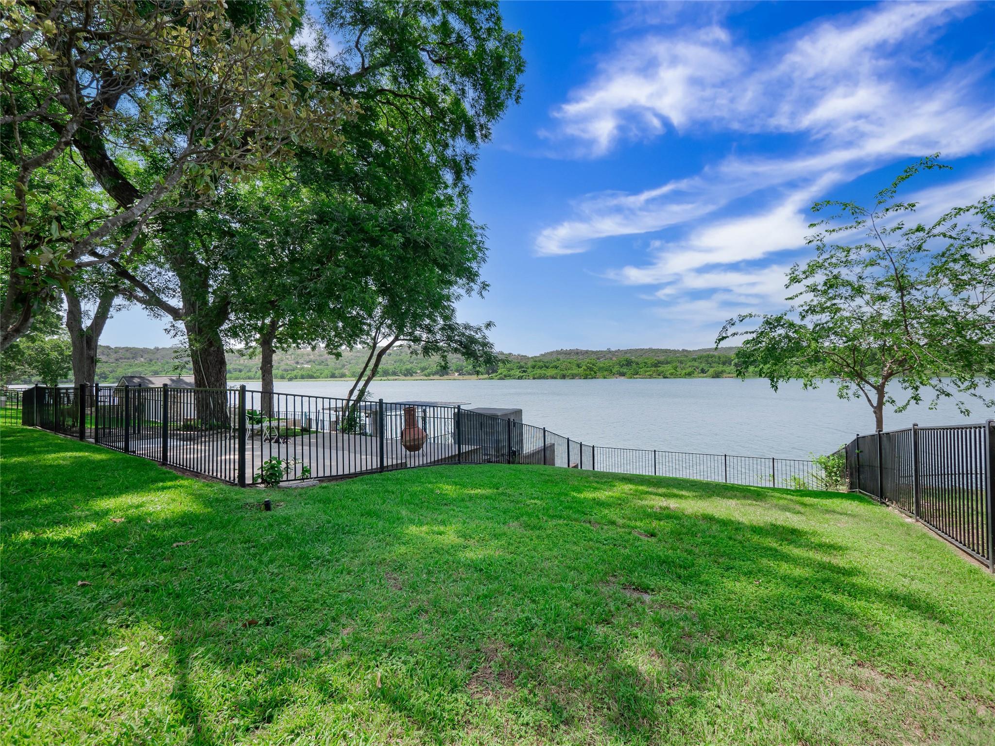 1214 Pecan DR