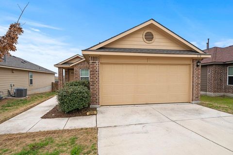 Photo of 172 Lake GLN, San Marcos, TX 78666 (MLS # 1343908)