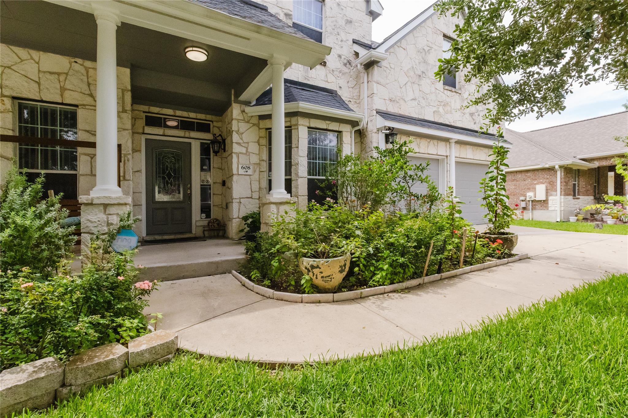 608 Stansted Manor DR