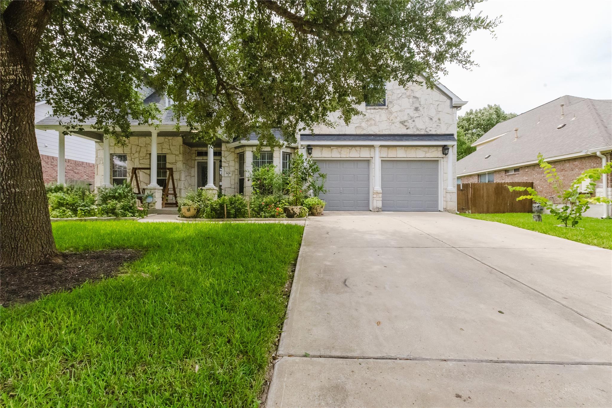 608 Stansted Manor DR