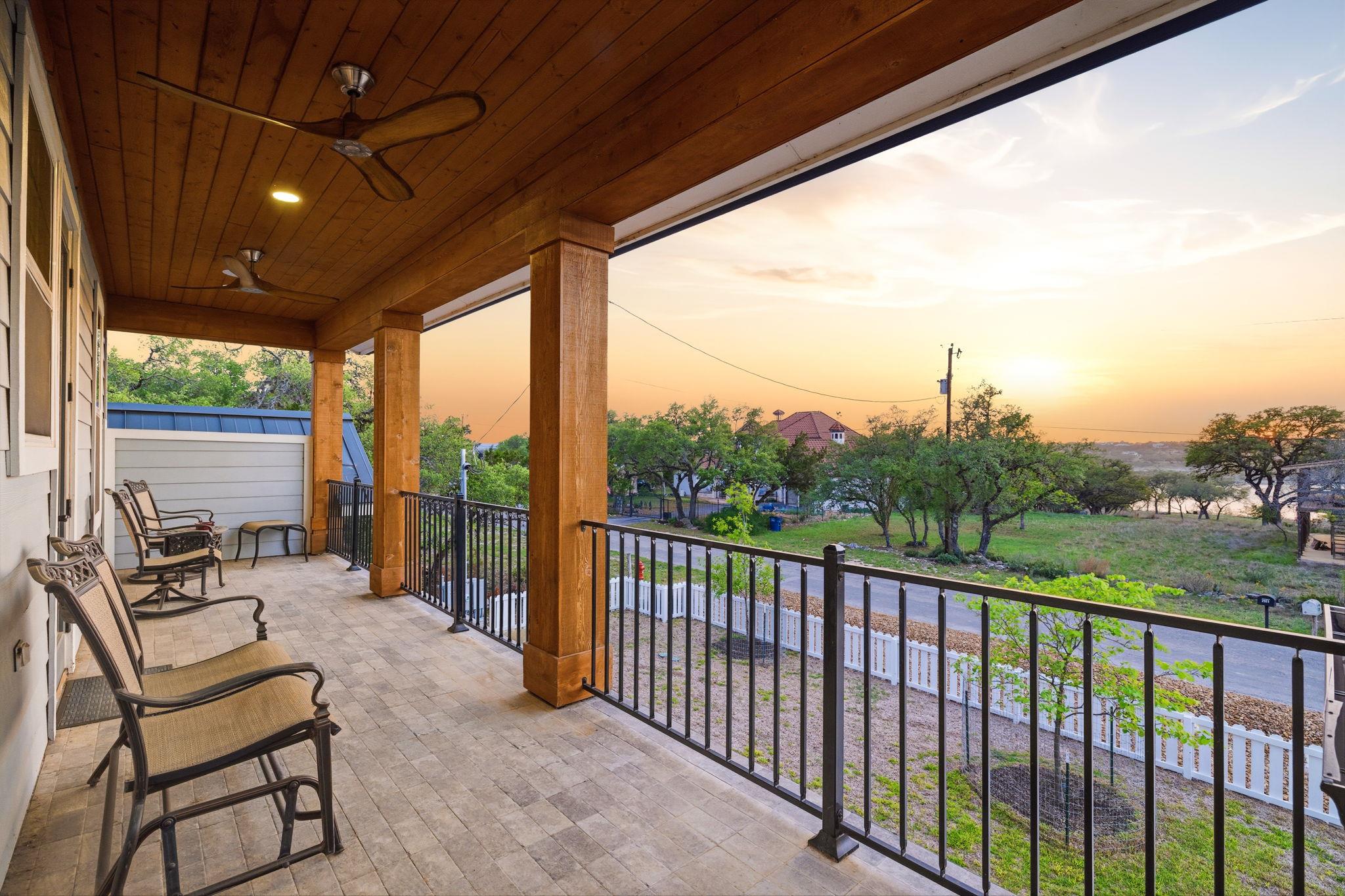 2551 Lakeshore DR