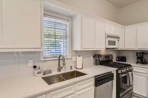 Tiny photo for 1202 Loma DR, Austin, TX 78741 (MLS # 9852352)