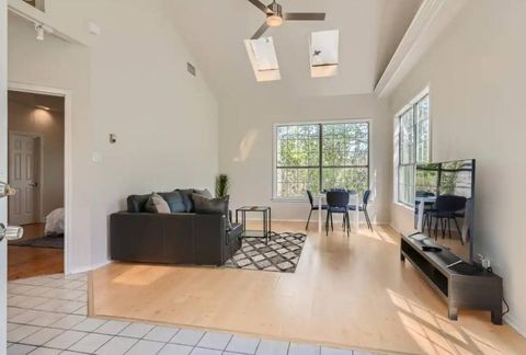 Tiny photo for 1202 Loma DR, Austin, TX 78741 (MLS # 9852352)