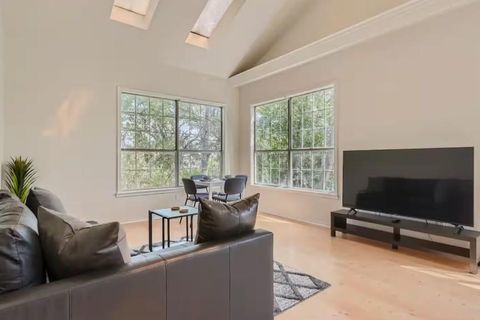 Tiny photo for 1202 Loma DR, Austin, TX 78741 (MLS # 9852352)