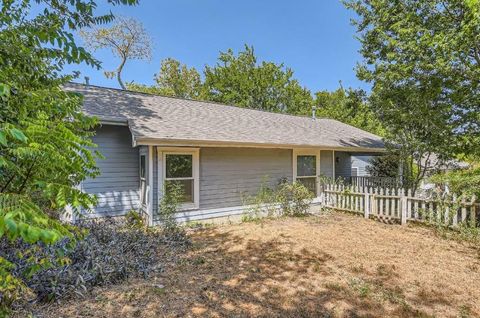 Tiny photo for 1202 Loma DR, Austin, TX 78741 (MLS # 9852352)
