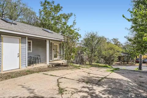 Tiny photo for 1202 Loma DR, Austin, TX 78741 (MLS # 9852352)