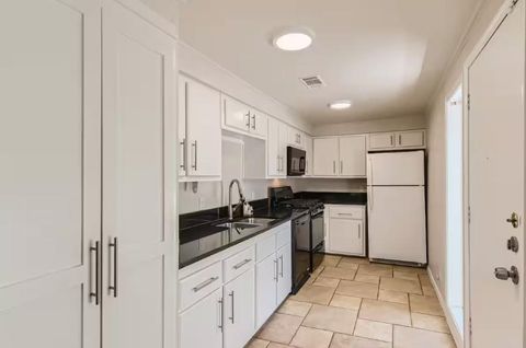 Tiny photo for 1202 Loma DR, Austin, TX 78741 (MLS # 9852352)