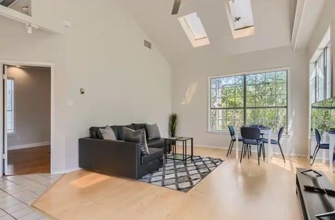 Tiny photo for 1202 Loma DR, Austin, TX 78741 (MLS # 9852352)