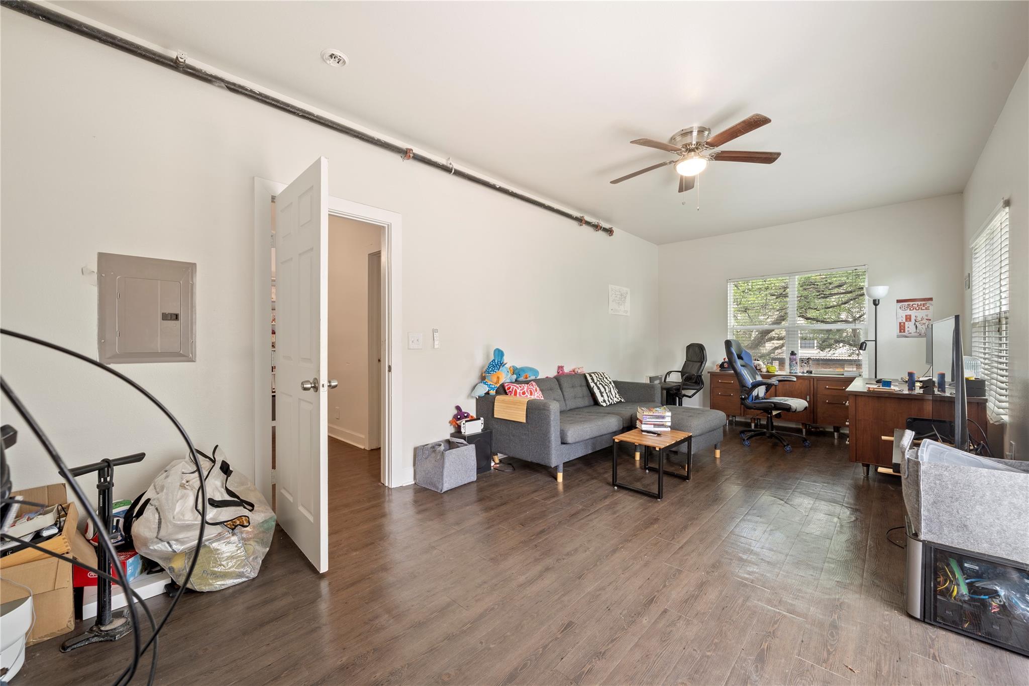201 W 31st ST H