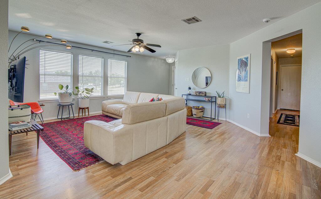 483 Quarter Ave