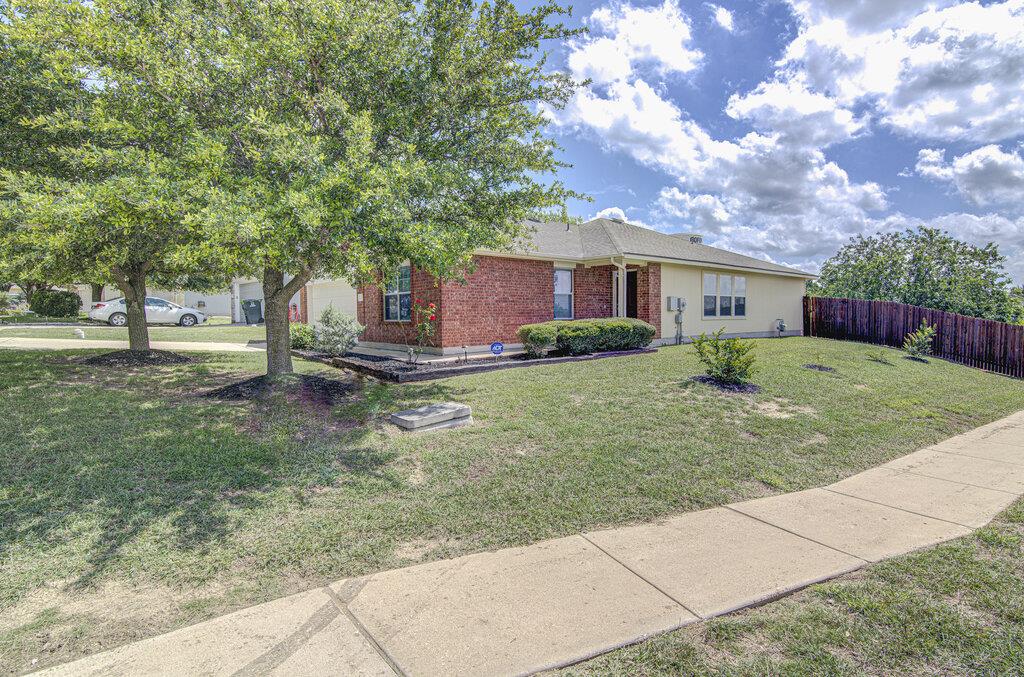 483 Quarter Ave