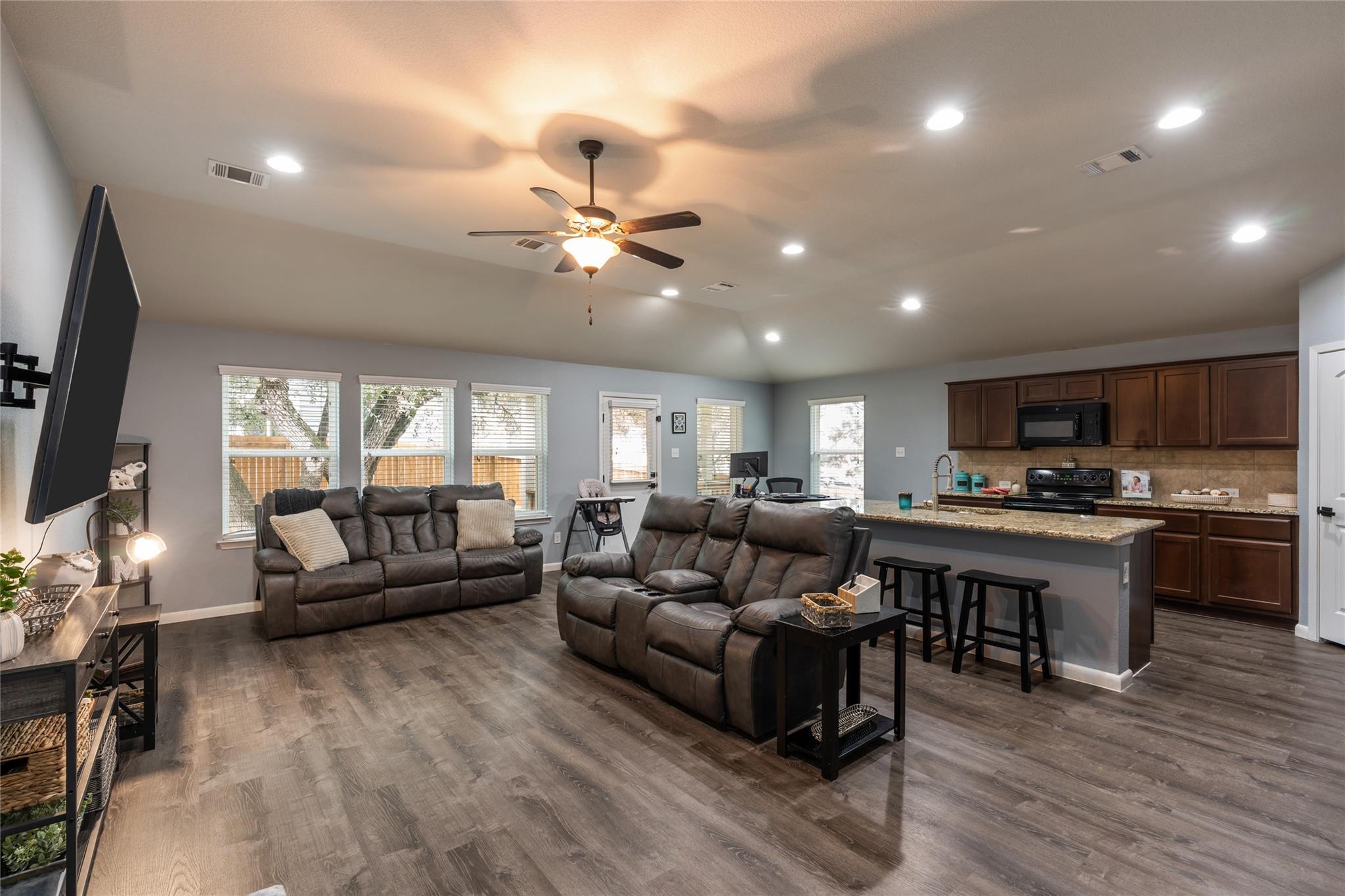 2612 American DR