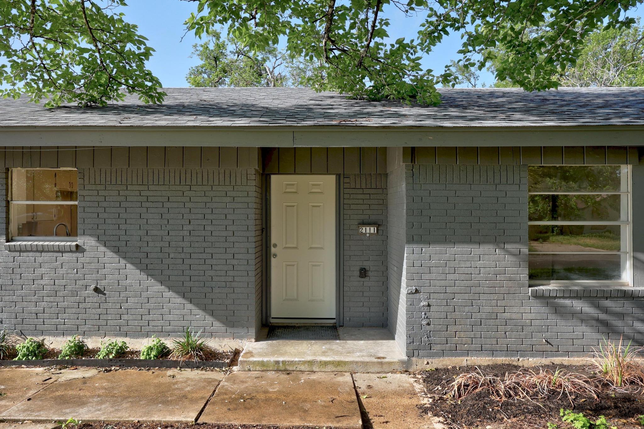 2111 Mardean LN