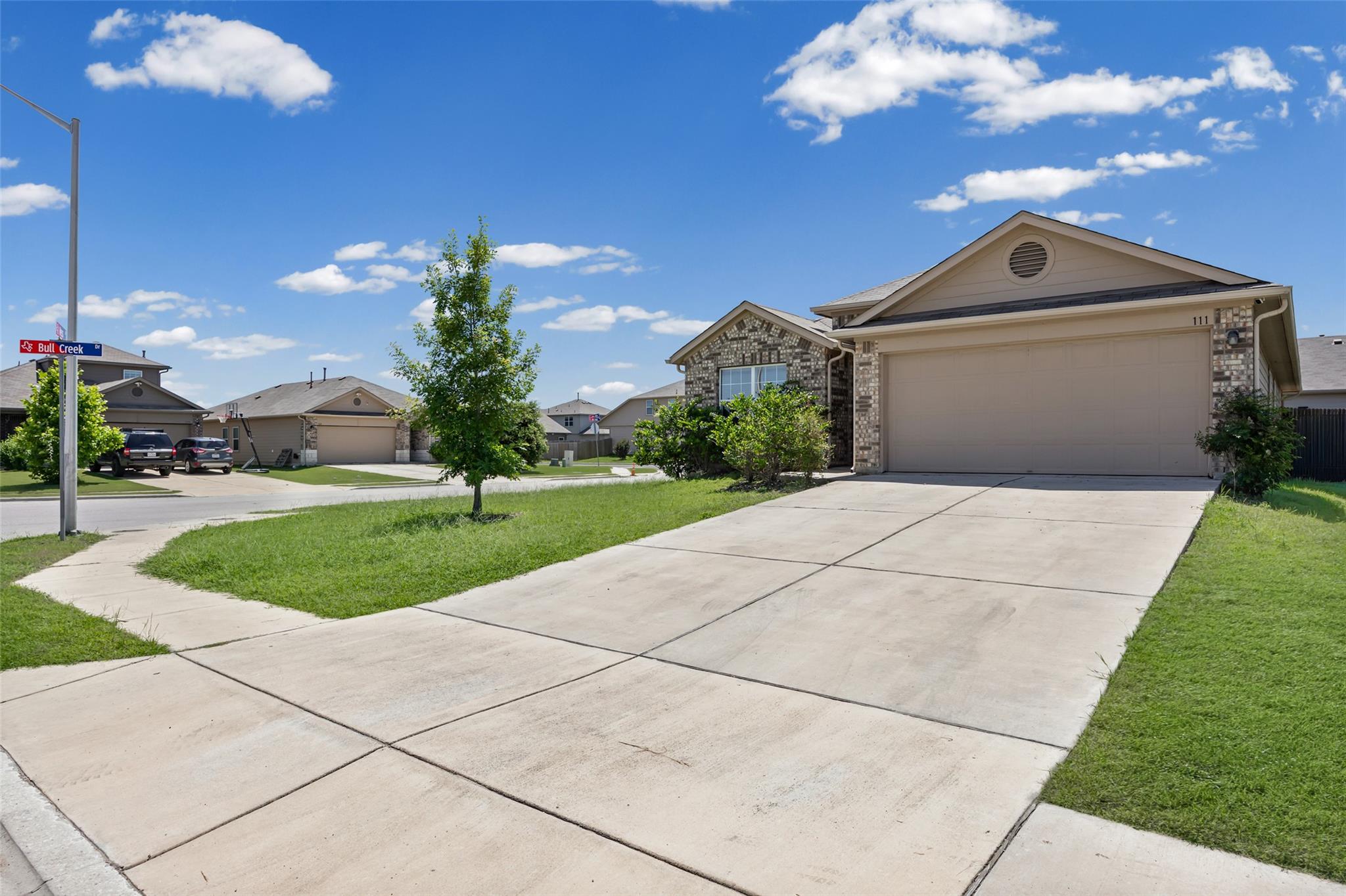 111 Hess DR