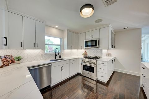 Tiny photo for 2508 Spring Creek DR, Austin, TX 78704 (MLS # 5985803)