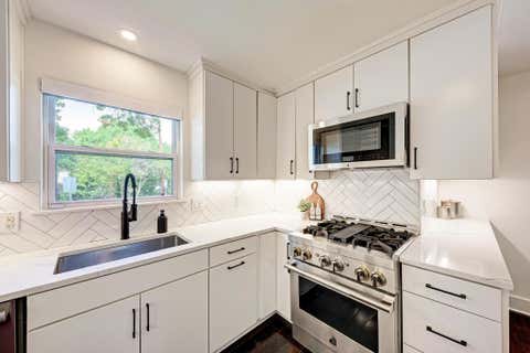 Tiny photo for 2508 Spring Creek DR, Austin, TX 78704 (MLS # 5985803)