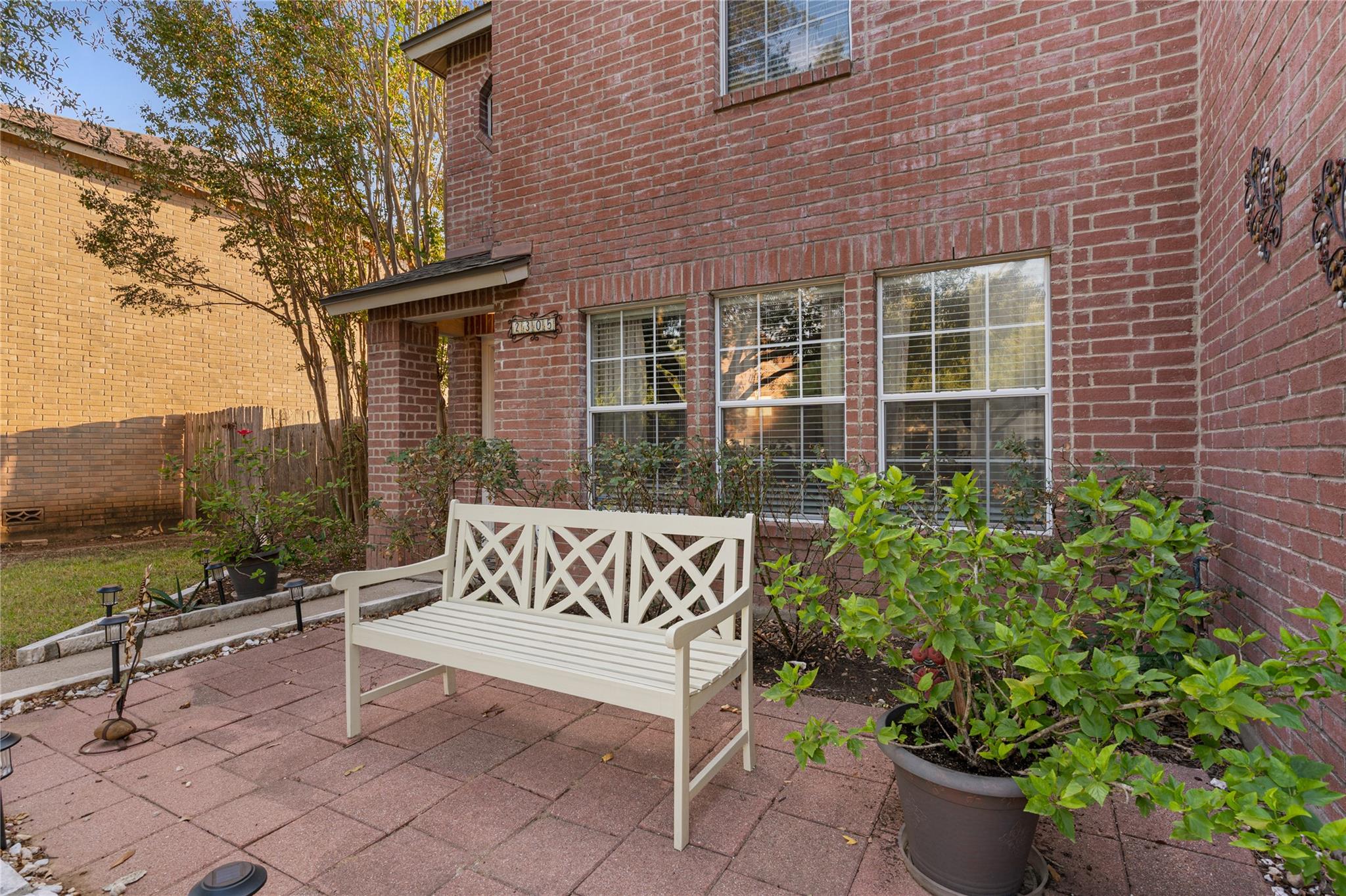 2305 Little Tree BND