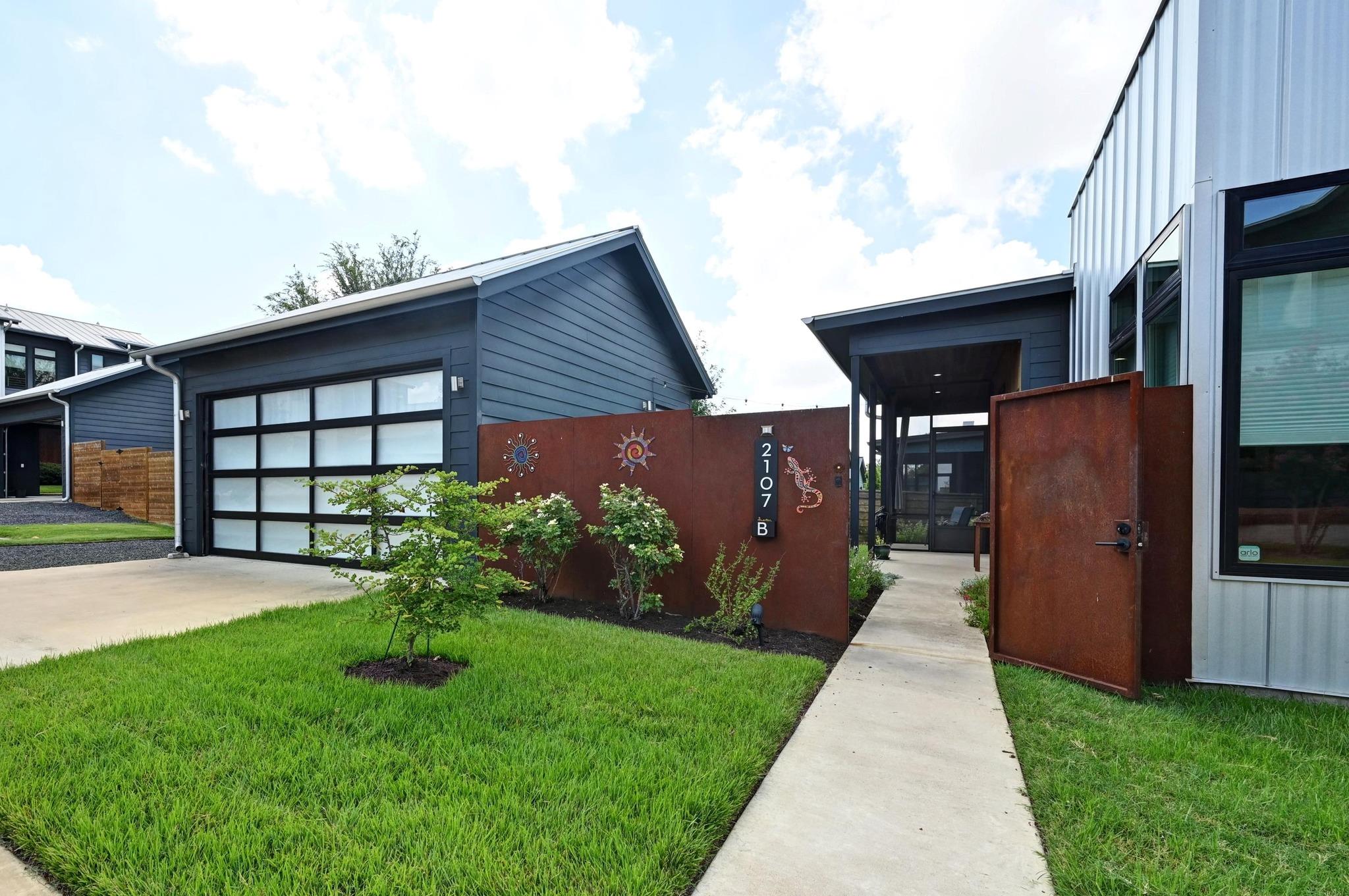 2107 Greenwood Ave B