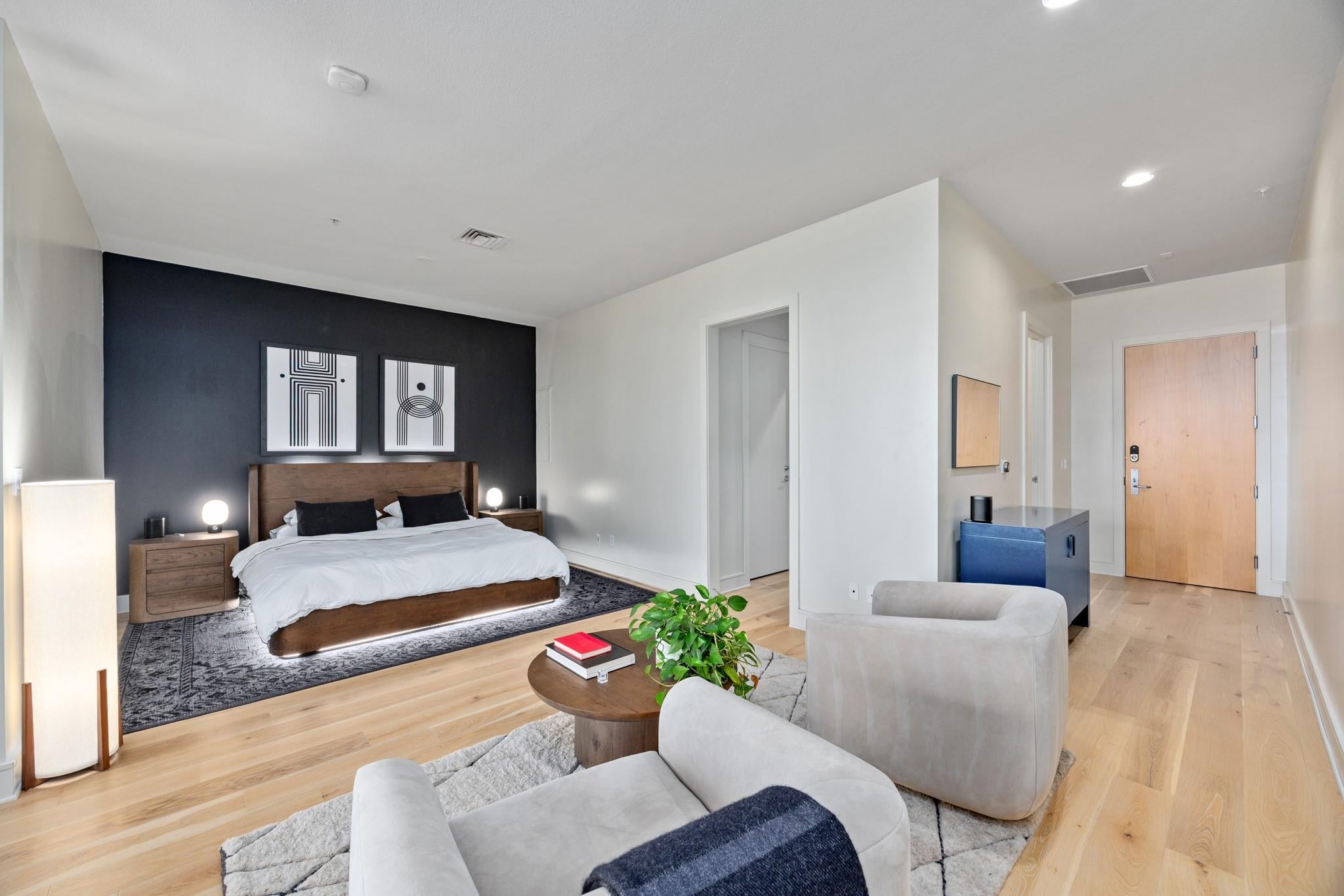 555 E 5th ST 521