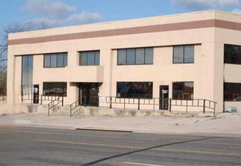 1305 S Key Ave Lampasas TX 76550