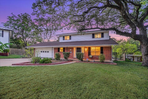 Photo of 900 Pepperell CT, Austin, TX 78753 (MLS # 6432792)