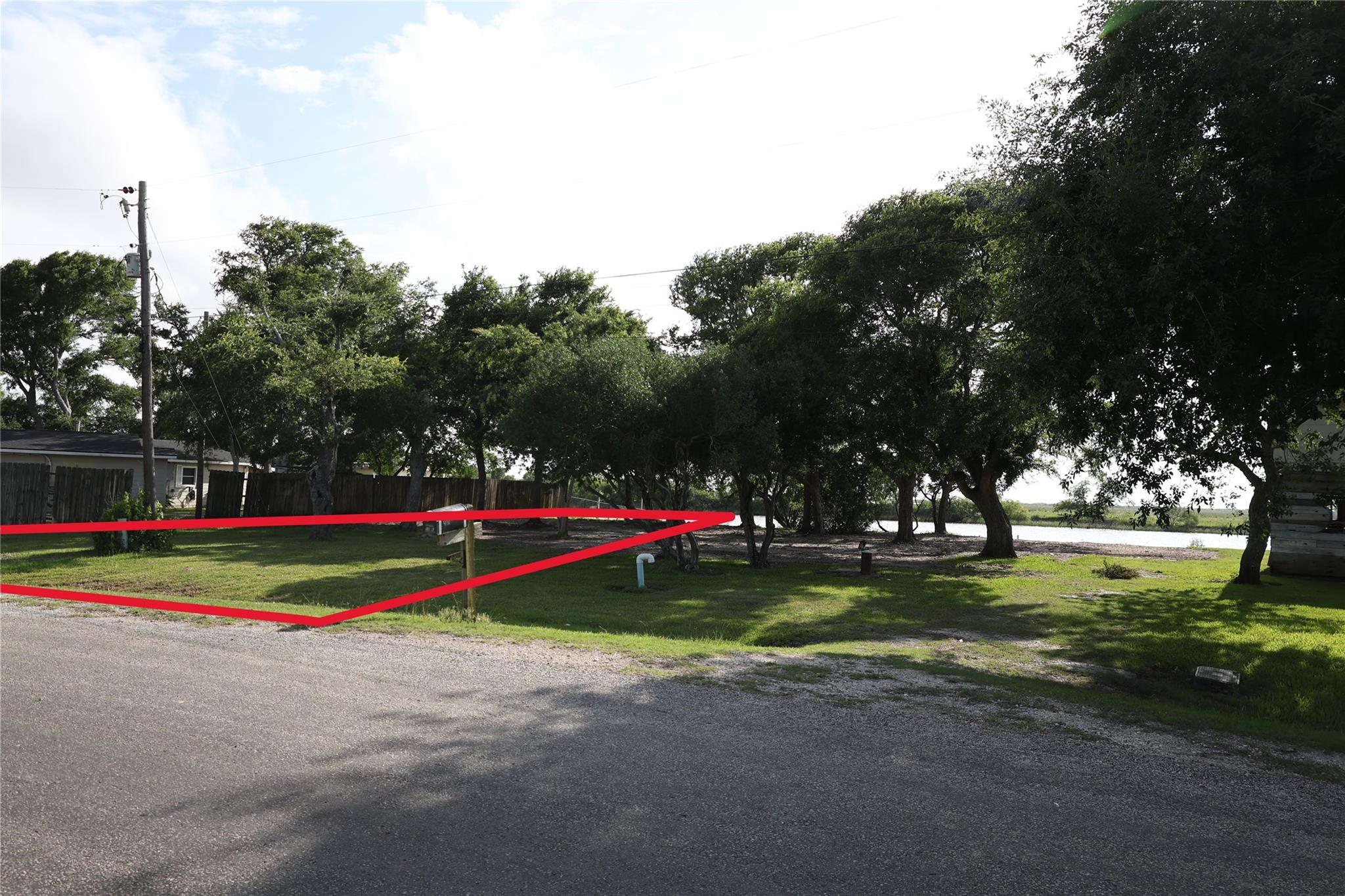 1828 Creekside DR