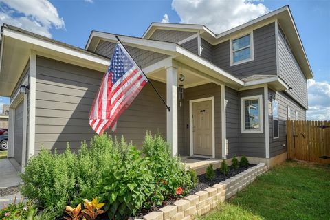 205 Driftwood LN Bastrop TX 78602