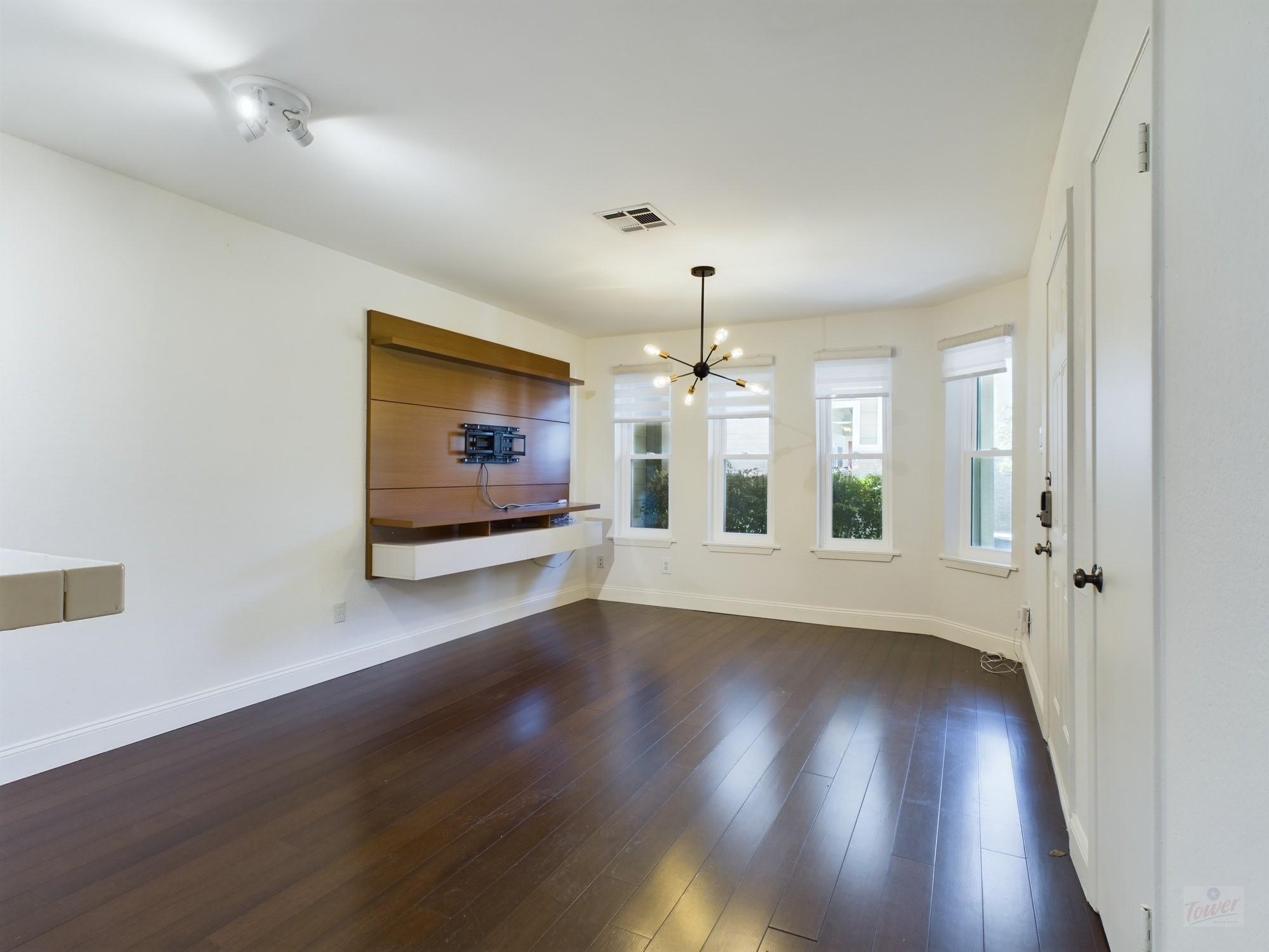 2104 CULLEN Ave 117
