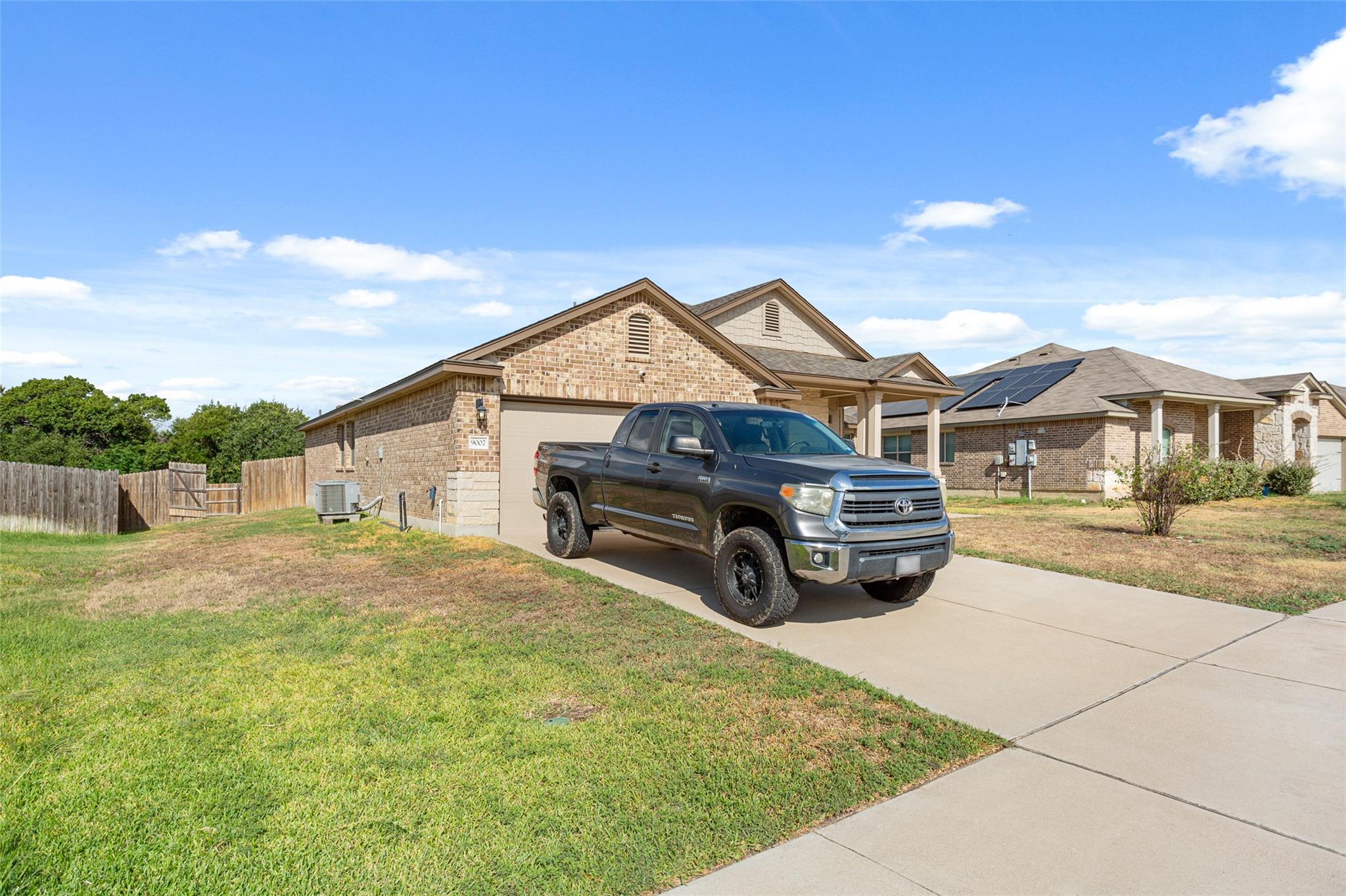 9007 Everly DR