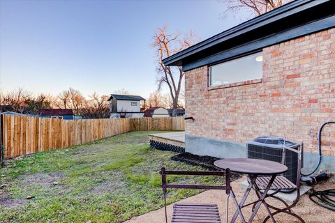 Tiny photo for 1719 Meander DR, Austin, TX 78721 (MLS # 3337373)