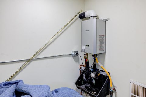 Tiny photo for 1719 Meander DR, Austin, TX 78721 (MLS # 3337373)