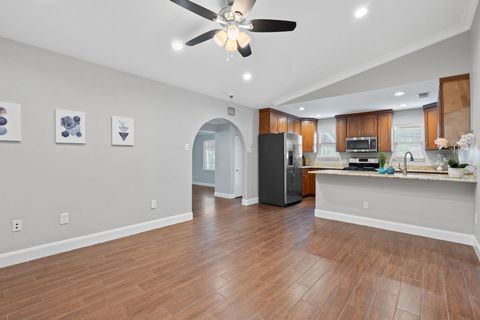 Tiny photo for 1101 Mahan DR, Austin, TX 78721 (MLS # 3269459)