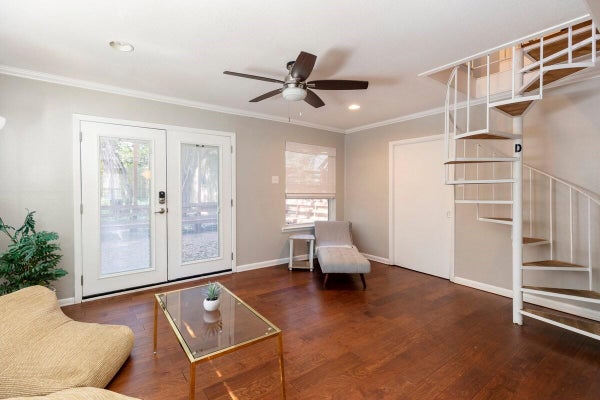 1711 DEERFIELD DR, AUSTIN, TX 78741 - Image e082252264b2f8a4fb08aae9f96ba65d/4033193032