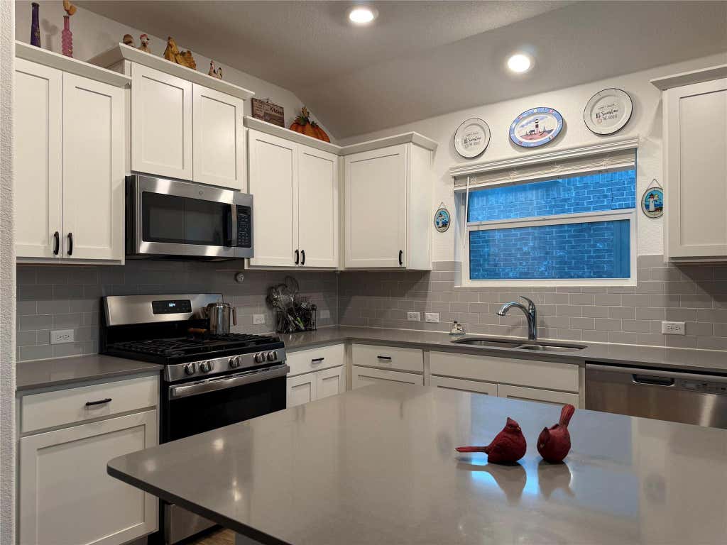 Photo of 108 Esparza DR, Bastrop, TX 78602 (MLS # 6838223)