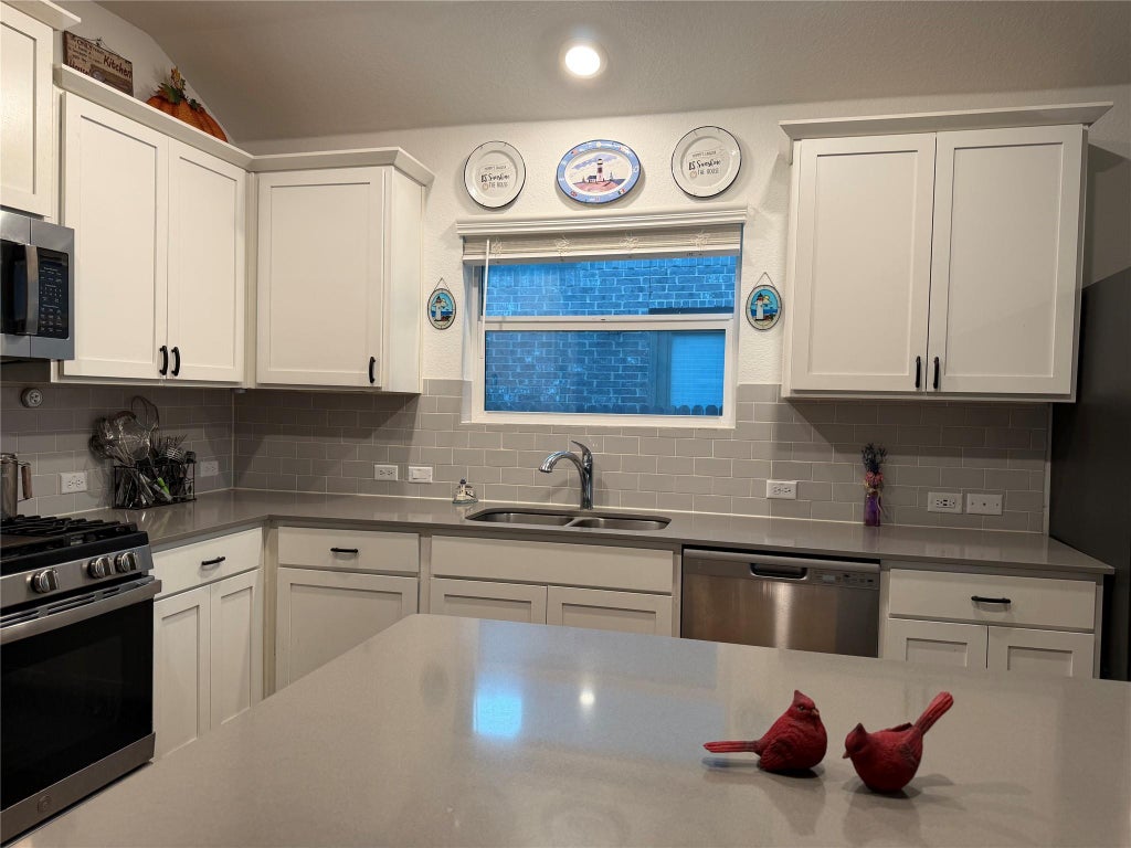 Photo of 108 Esparza DR, Bastrop, TX 78602 (MLS # 6838223)