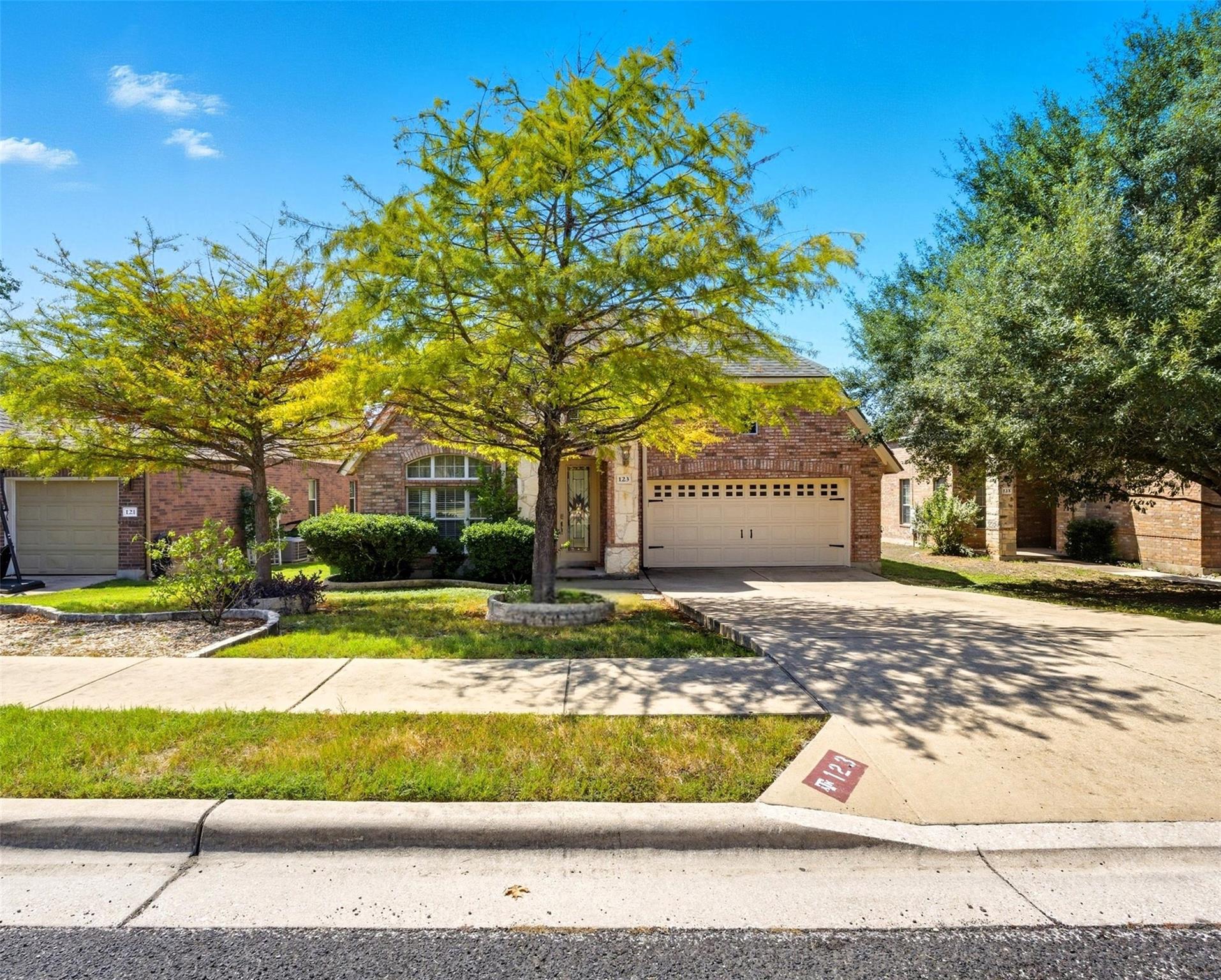 123 Justin Leonard DR