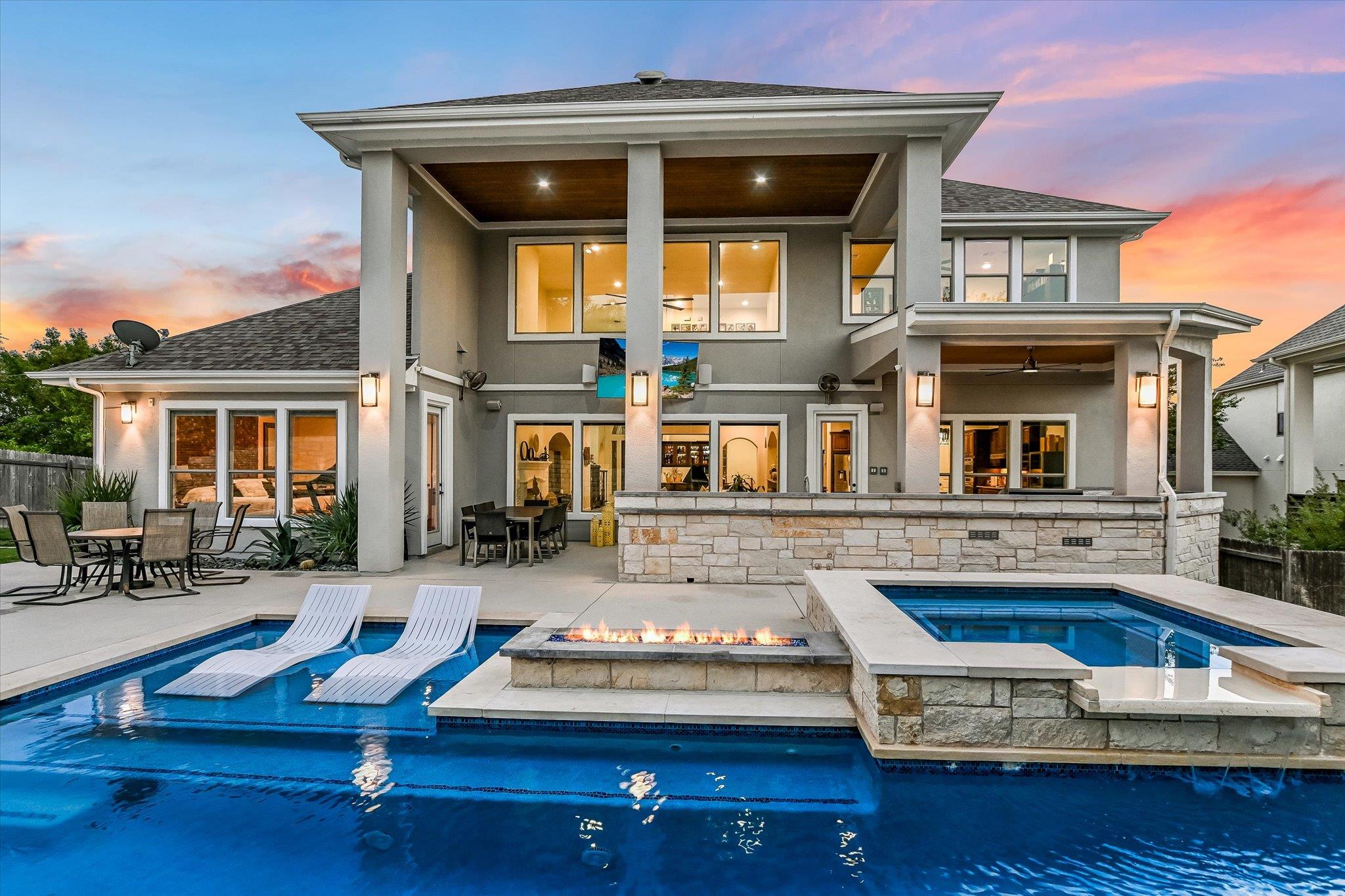 Austin, Texas 78732, United States, 4 Bedrooms Bedrooms, ,4 BathroomsBathrooms,Residential,Active,252532