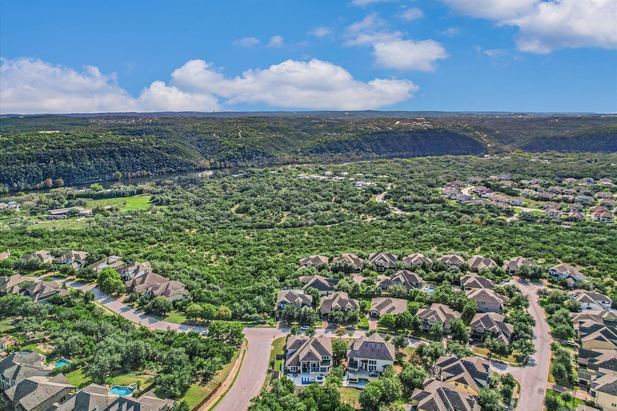 Austin, Texas 78732, United States, 4 Bedrooms Bedrooms, ,4 BathroomsBathrooms,Residential,Active,252532