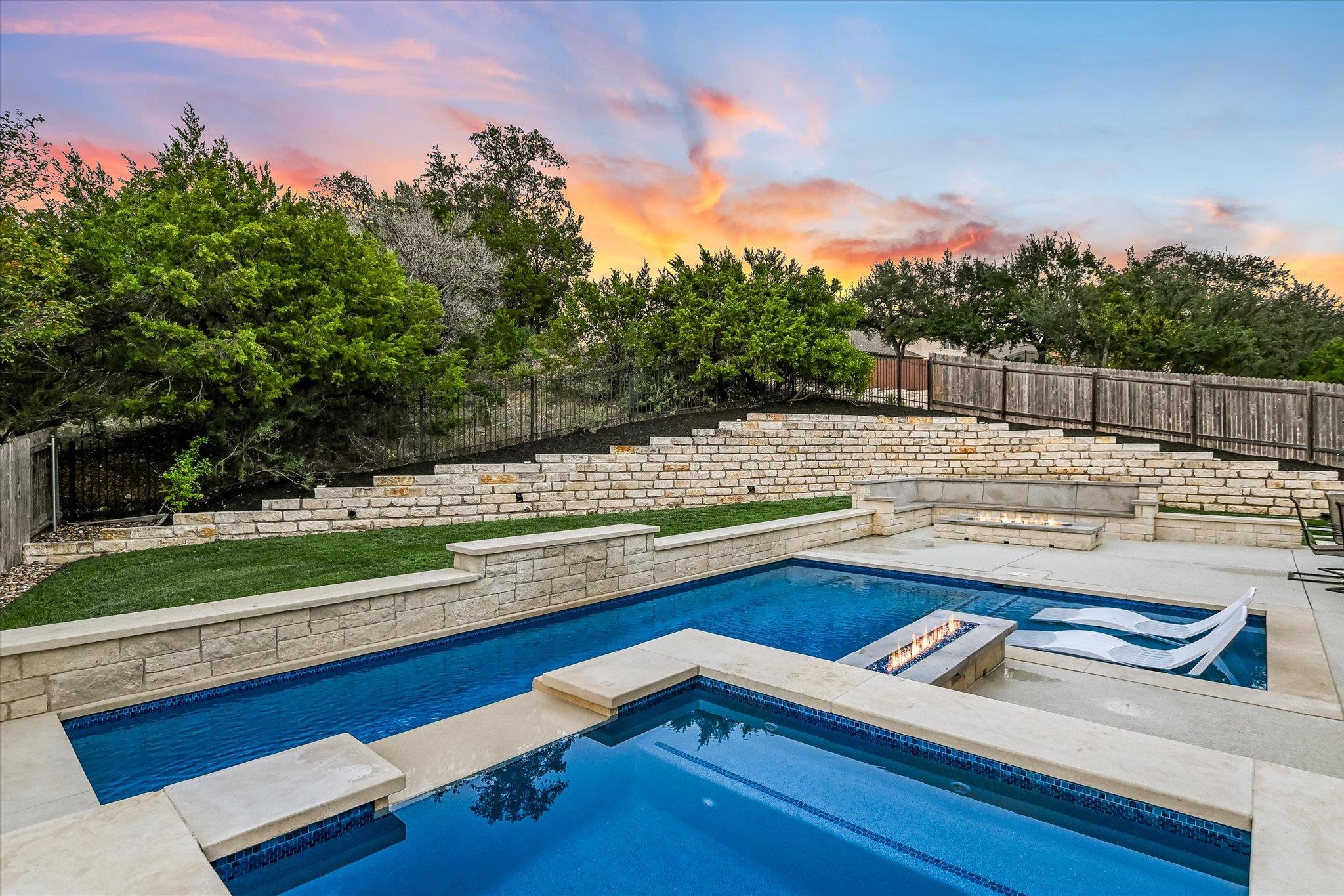 Austin, Texas 78732, United States, 4 Bedrooms Bedrooms, ,4 BathroomsBathrooms,Residential,Active,252532