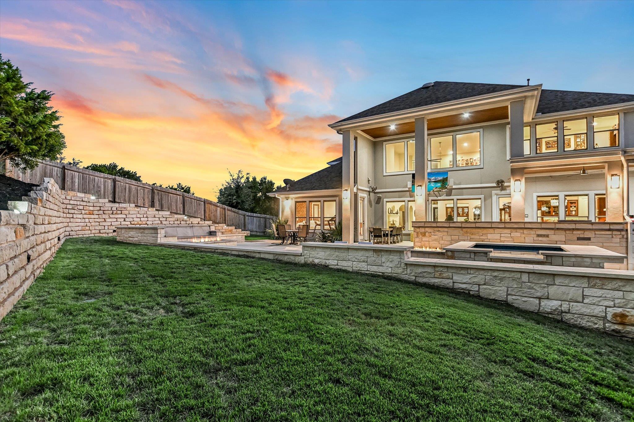 Austin, Texas 78732, United States, 4 Bedrooms Bedrooms, ,4 BathroomsBathrooms,Residential,Active,252532